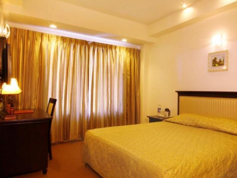 The Ambience Hotel Pune Bagian luar foto